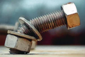 عوامل شکستن پیچ و مهره ها